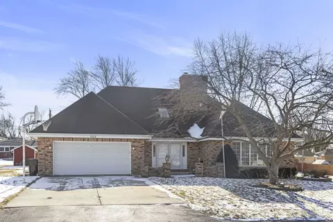 524 Meadow Ln, Beecher, IL 60401