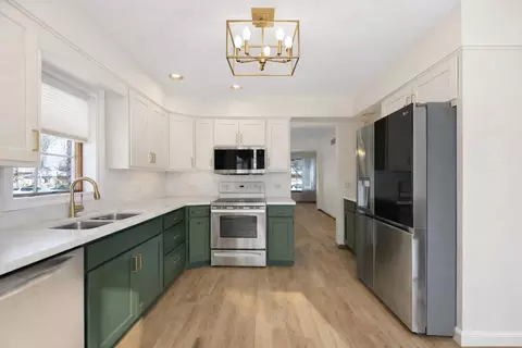 Kitchen - 524 Meadow Ln, Beecher, IL 60401 photo 3 of 4