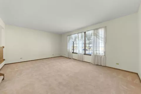 Living - 524 Meadow Ln, Beecher, IL 60401 photo 1 of 5