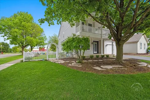 343 Diane Ct, Geneva, IL 60134