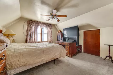 Bedroom - 9806 S Charles St, Chicago, IL 60643 photo 3 of 4