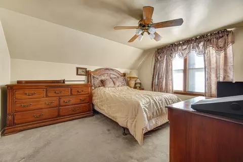 Bedroom - 9806 S Charles St, Chicago, IL 60643 photo 4 of 4