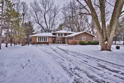 28 W587 Leverenz Rd, Naperville, IL 60564
