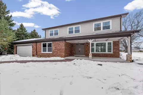 2527 Checker Rd, Long Grove, IL 60047