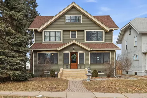 410 Rusholme St E, Davenport, IA 52803