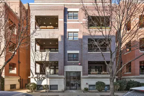 1242 W Jackson Blvd #2W, Chicago, IL 60607