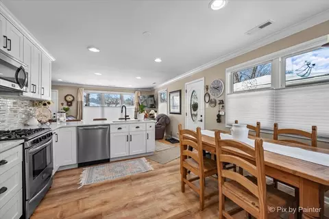Kitchen - 3712 Jay Ln, Rolling Meadows, IL 60008 photo 3 of 3
