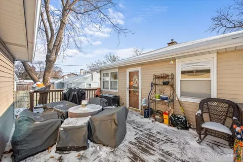 Exterior - 3712 Jay Ln, Rolling Meadows, IL 60008 photo 2 of 6