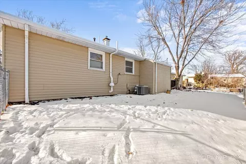 Exterior - 3712 Jay Ln, Rolling Meadows, IL 60008 photo 5 of 6
