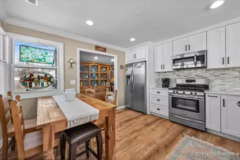 Kitchen - 3712 Jay Ln, Rolling Meadows, IL 60008 photo 2 of 3