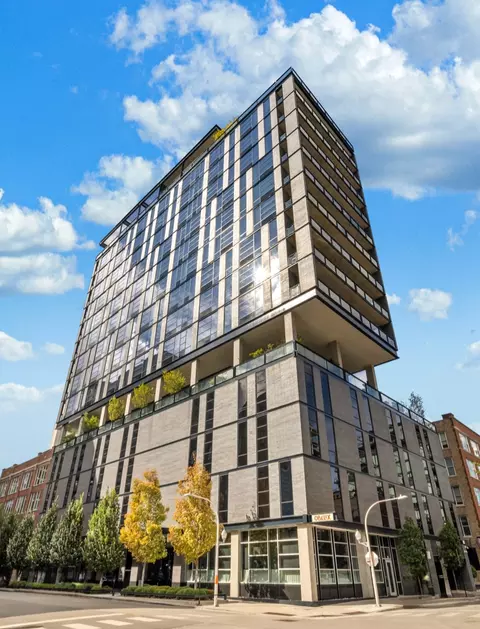 400 W Huron St #1001, Chicago, IL 60654