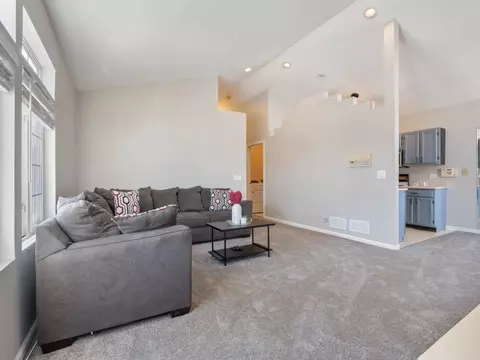 Living - 304 Nautical Way #D, Elgin, IL 60123 photo 1 of 4