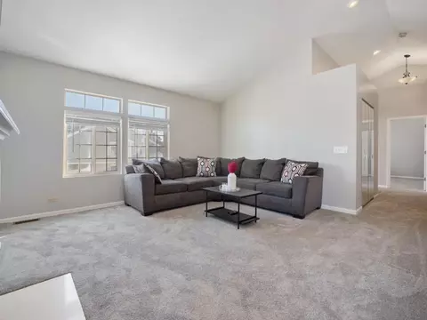 Living - 304 Nautical Way #D, Elgin, IL 60123 photo 2 of 4