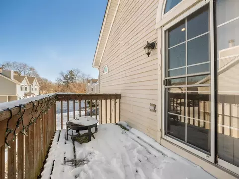 Exterior - 304 Nautical Way #D, Elgin, IL 60123 photo 3 of 3