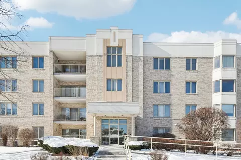 10720 S Washington St #406, Oak Lawn, IL 60453