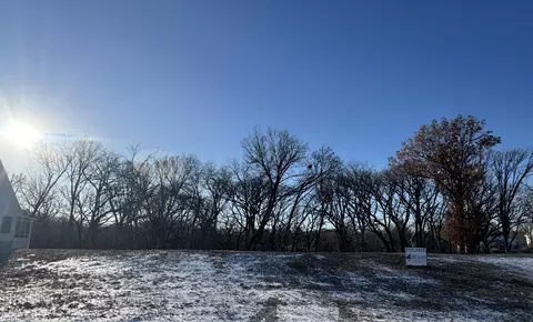 280 Mason Dr, Riverdale, IA 52722
