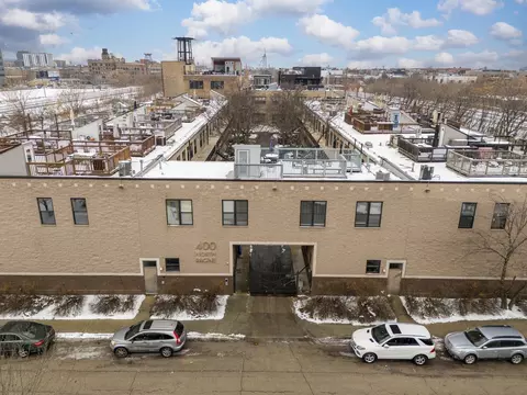 400 N Racine Ave #108, Chicago, IL 60642