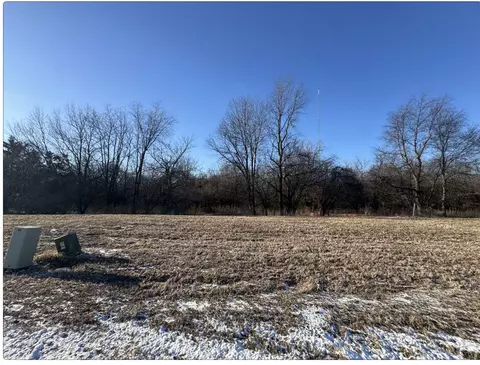 398 Mason Dr, Riverdale, IA 52722