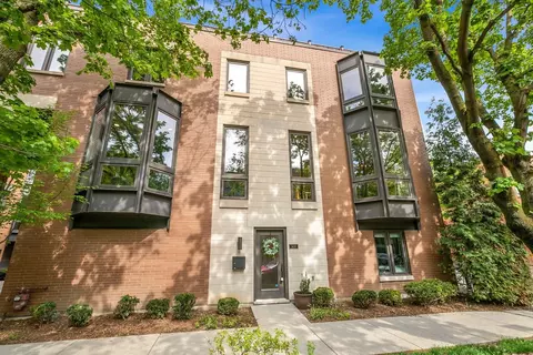1431 N Cleveland Ave, Chicago, IL 60610