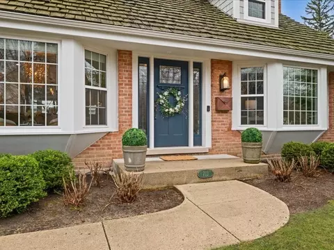 713 E Center Ave, Lake Bluff, IL 60044 photo 3