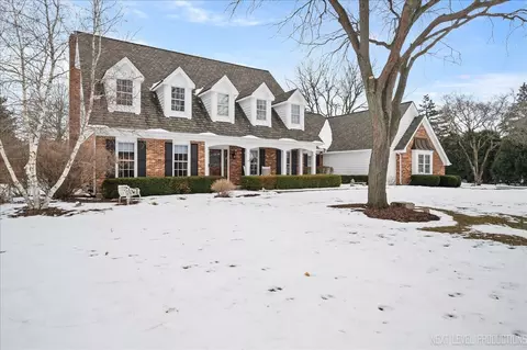 730 Persimmon Dr, Saint Charles, IL 60174