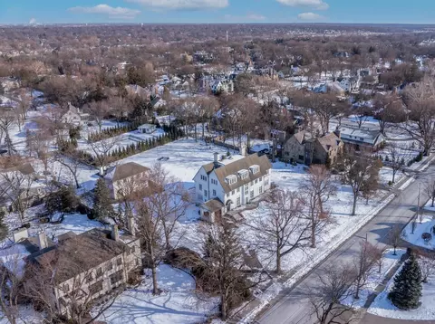 625 S County Line Rd, Hinsdale, IL 60521