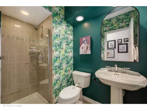 Undisclosed, Chicago, IL 60614 photo 12