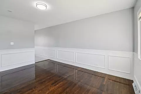 Living - 16259 Laflin Ave, Markham, IL 60428 photo 4 of 5