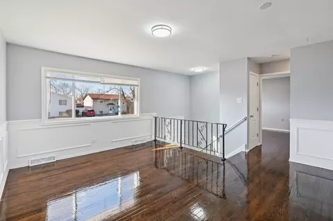 Living - 16259 Laflin Ave, Markham, IL 60428 photo 2 of 5