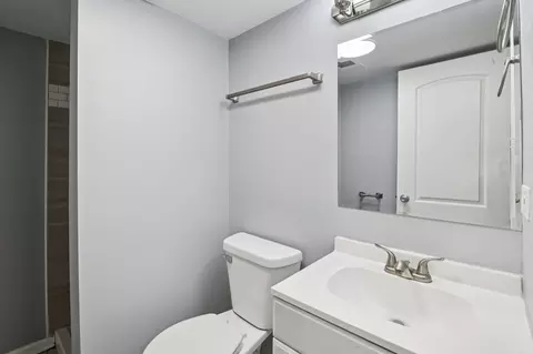 Bath - 16259 Laflin Ave, Markham, IL 60428 photo 2 of 2