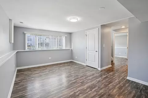 Living - 16259 Laflin Ave, Markham, IL 60428 photo 5 of 5