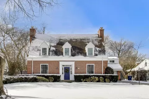 909 Locust Rd, Wilmette, IL 60091