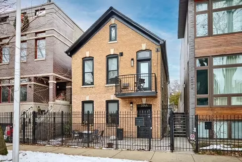 2044 W Race Ave, Chicago, IL 60612