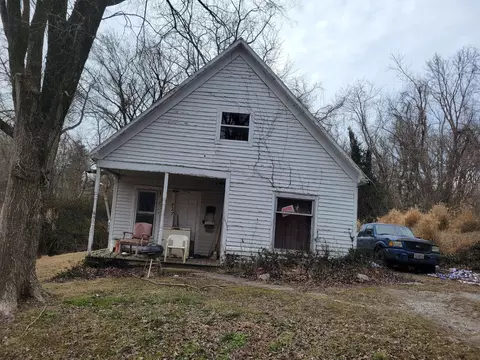 627 E High St S, Anna, IL 62906