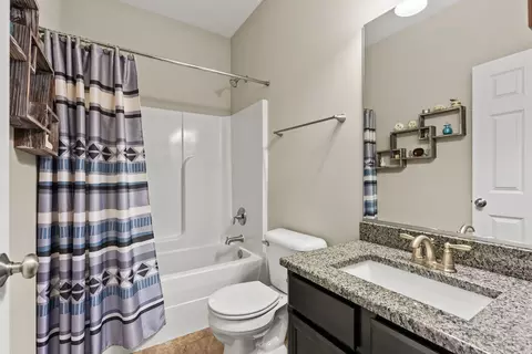 Bath - 428 E Frontier Dr, Minooka, IL 60447 photo 3 of 4