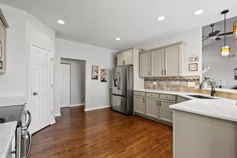 Kitchen - 428 E Frontier Dr, Minooka, IL 60447 photo 2 of 3
