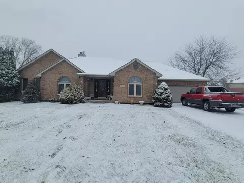 3246 E Forestview Trl, Crete, IL 60417