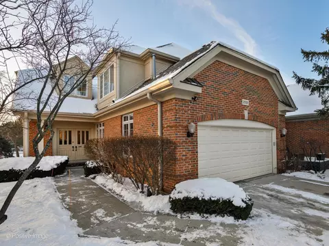 2535 Stonebridge Ln, Northbrook, IL 60062