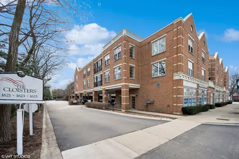 1621 Glenview Rd #225, Glenview, IL 60025