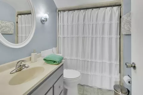 Bath - 4617 Blanchan Ave, Brookfield, IL 60513 photo 2 of 2