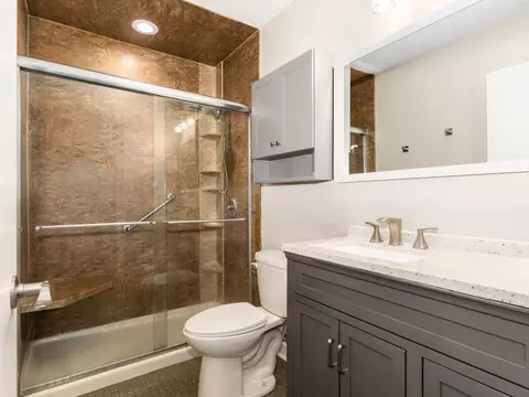 Bath - 1167 Florimond Dr, Elgin, IL 60123 photo 2 of 3