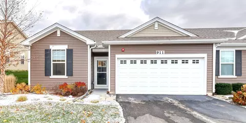 911 Darwin St, North Aurora, IL 60542