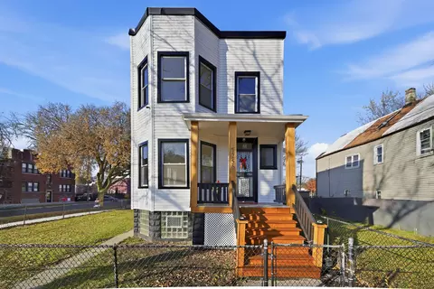 7256 S May St, Chicago, IL 60621