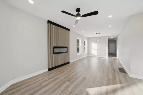 7256 S May St, Chicago, IL 60621 photo 4