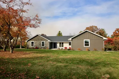 42 W668 Steeplechase Dr, Saint Charles, IL 60175