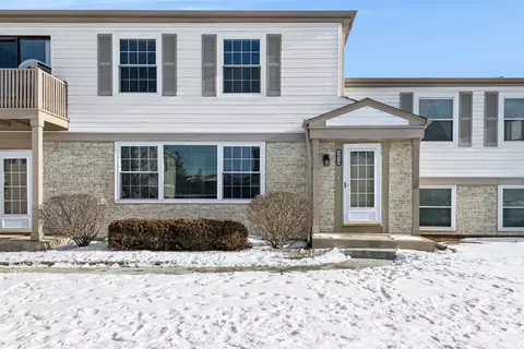 2019 N Ginger Creek Dr #34C, Palatine, IL 60074