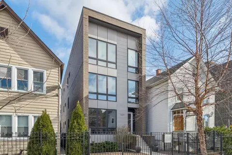 1627 N Campbell Ave #1, Chicago, IL 60647