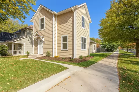 5333 Fairview Ave, Downers Grove, IL 60515