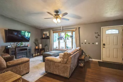 5444 10th Ave, Moline, IL 61265 photo 3
