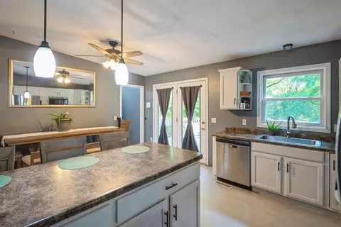 5444 10th Ave, Moline, IL 61265 photo 8